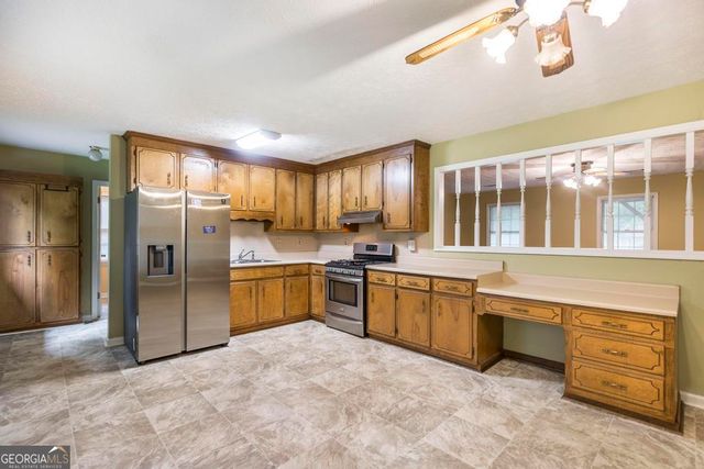 1602 Knoxville Street, Fort Valley, GA 31030