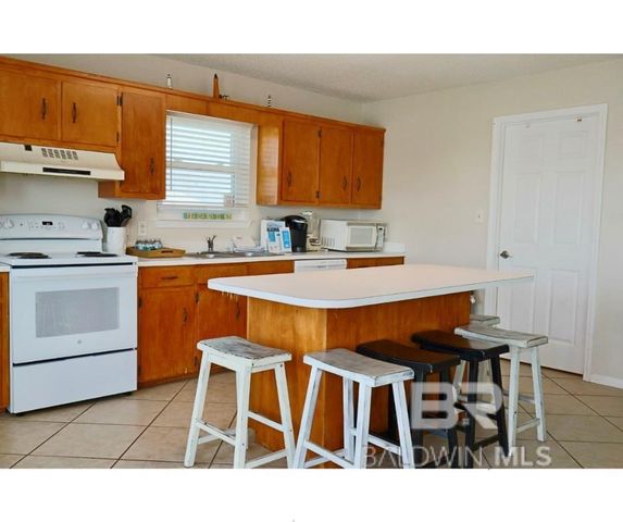 2423 Choctaw Road, Gulf Shores, AL 36542