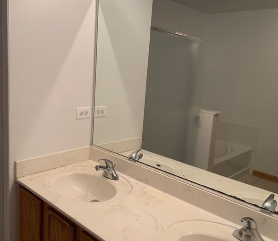 1811 WAVERLY Way, Montgomery, IL 60538