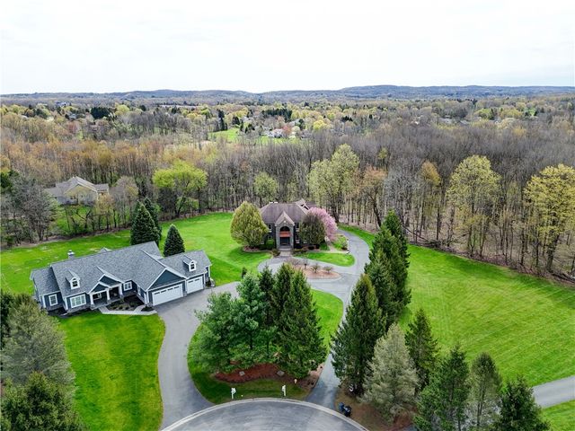 12 Shone Circle, Mendon, NY 14506