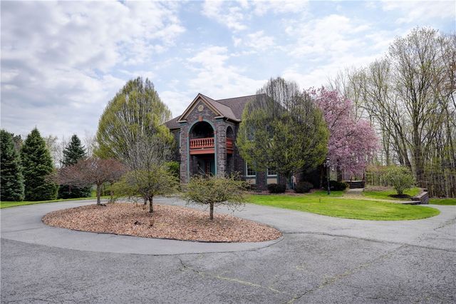 12 Shone Circle, Mendon, NY 14506