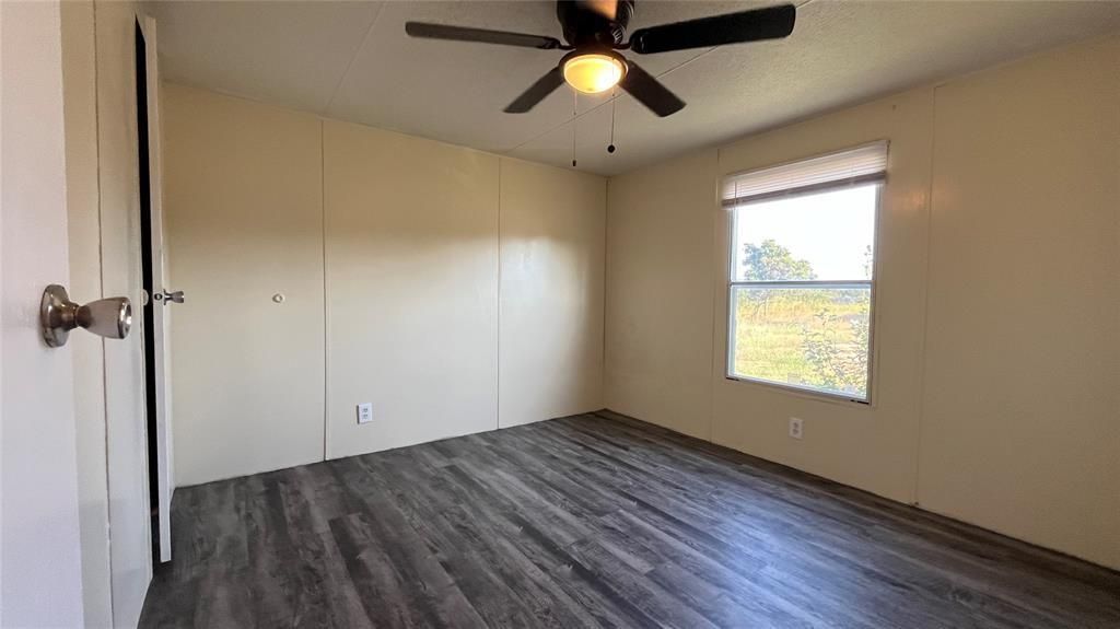 Image 14 of property listing at 1500 S Pine Circle, Guthrie, OK 73044
