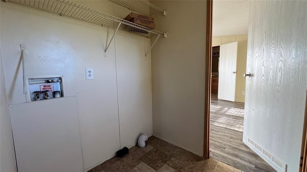 Image 6 of property listing at 1500 S Pine Circle, Guthrie, OK 73044