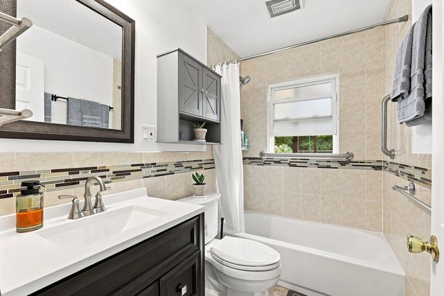 186 Andover St, North Andover, MA 01845