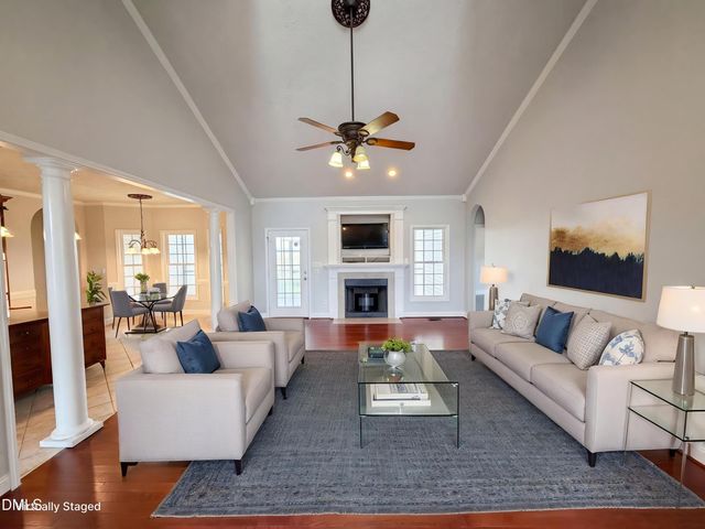 824 Camwheel Drive, Hope Mills, NC 28348