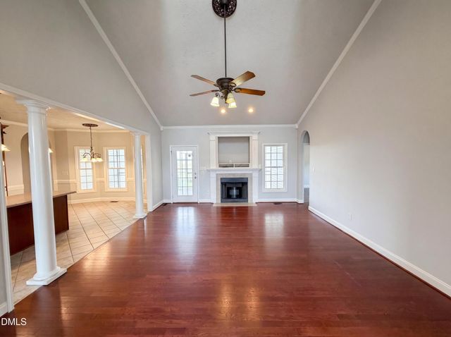824 Camwheel Drive, Hope Mills, NC 28348