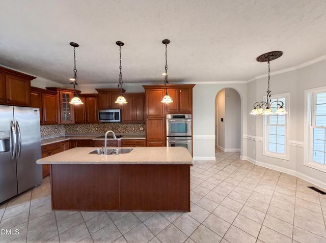 824 Camwheel Drive, Hope Mills, NC 28348