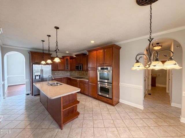 824 Camwheel Drive, Hope Mills, NC 28348