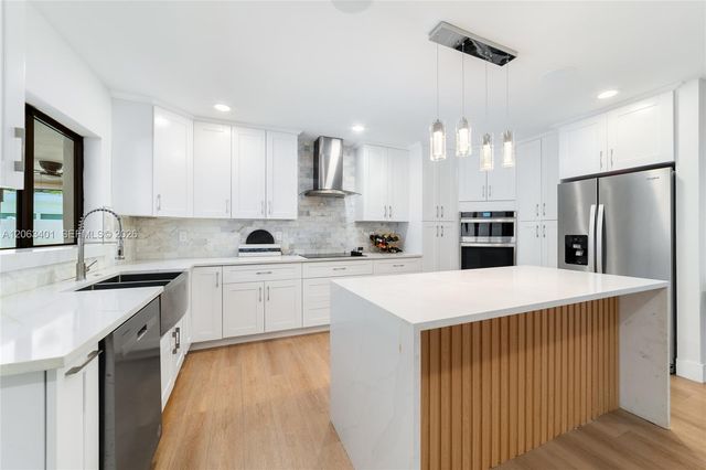 1520 SW 68th Avenue, Plantation, FL 33317