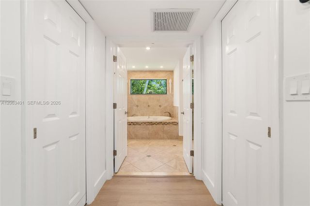 1520 SW 68th Avenue, Plantation, FL 33317