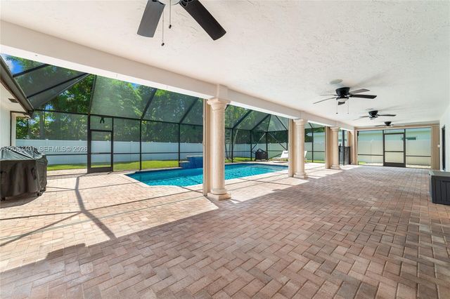 1520 SW 68th Avenue, Plantation, FL 33317