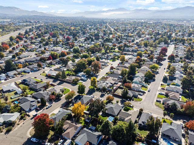 1132 Hampton Drive, Central Point, OR 97502