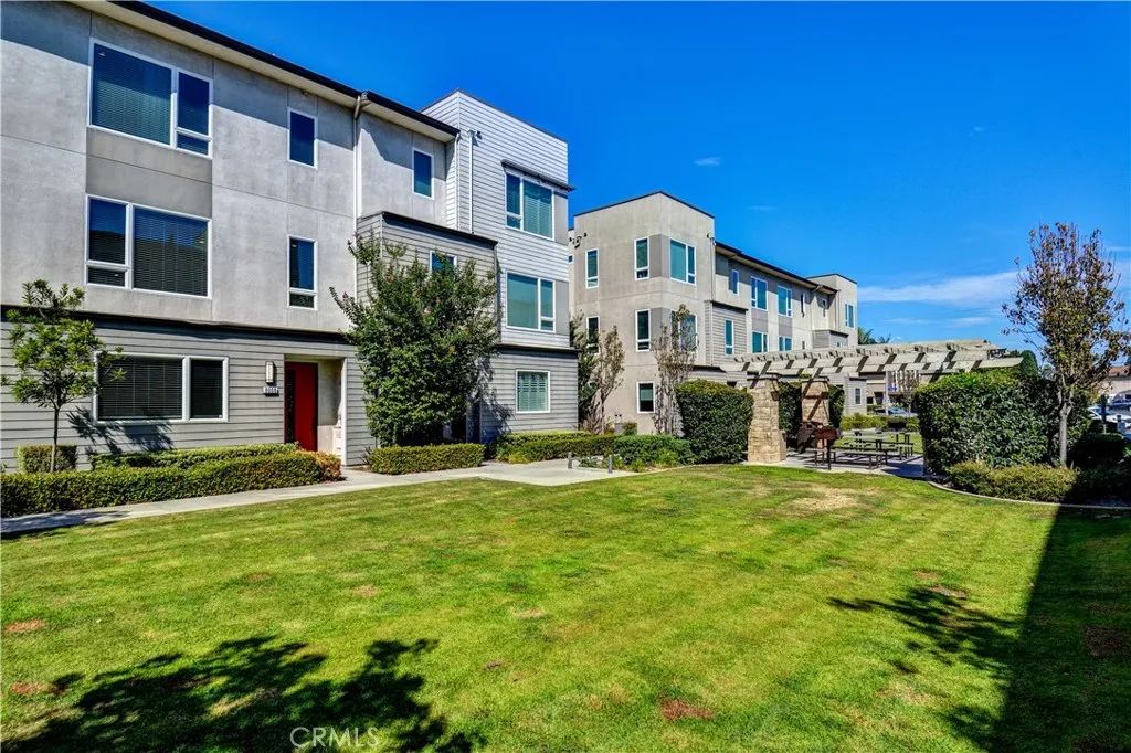 8008 Olive, Downey, CA 90241