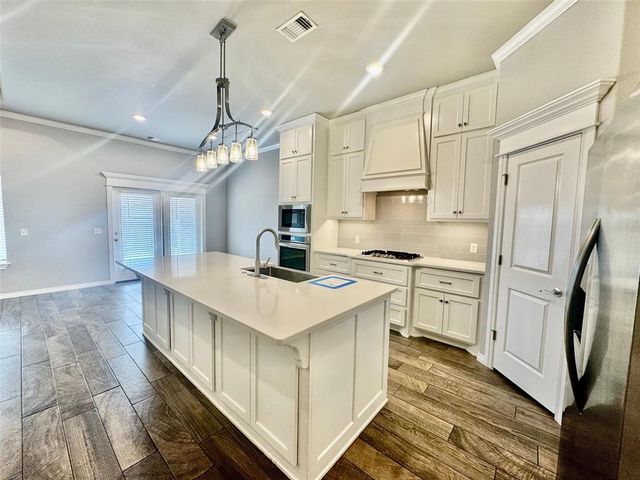 1608 NE 33rd Terrace, Moore, OK 73160