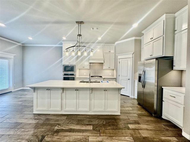 1608 NE 33rd Terrace, Moore, OK 73160