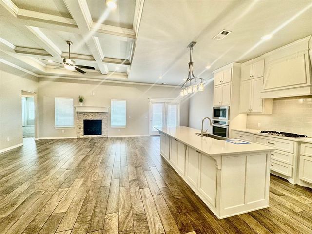 1608 NE 33rd Terrace, Moore, OK 73160