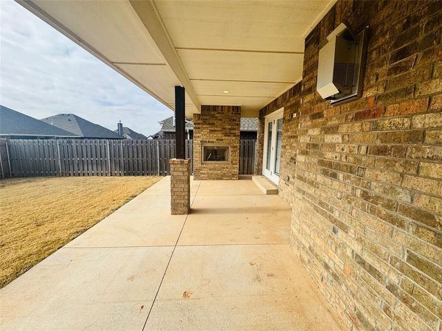 1608 NE 33rd Terrace, Moore, OK 73160