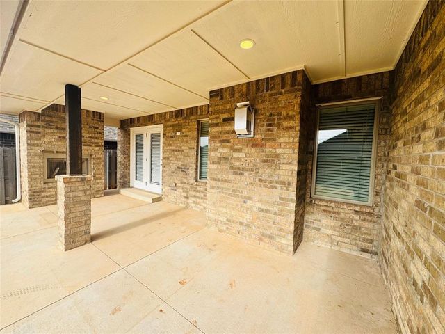 1608 NE 33rd Terrace, Moore, OK 73160