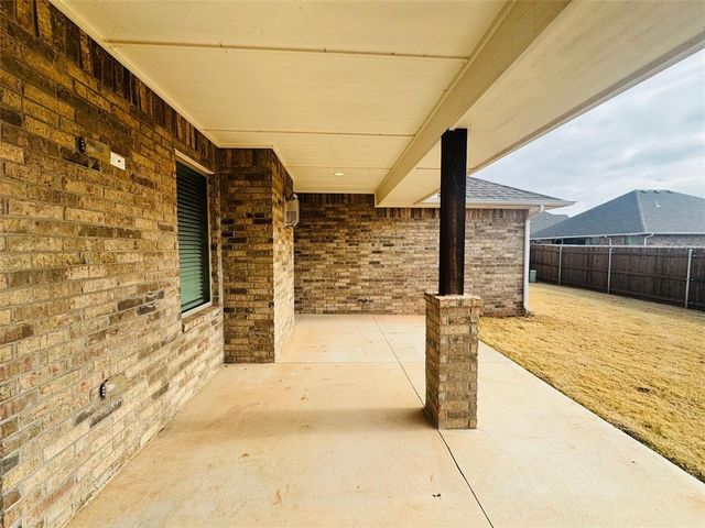 1608 NE 33rd Terrace, Moore, OK 73160