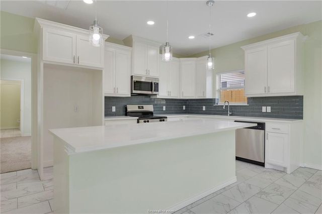 1400 W 18th Street, Bryan, TX 77803