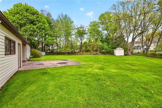 127 Creek Hill Lane, Penfield, NY 14625