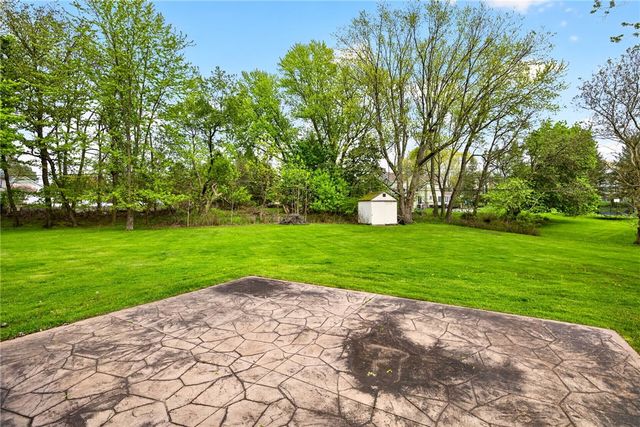 127 Creek Hill Lane, Penfield, NY 14625