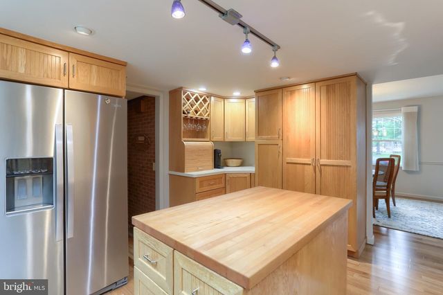 1142 PARK DR, Palmyra, PA 17078
