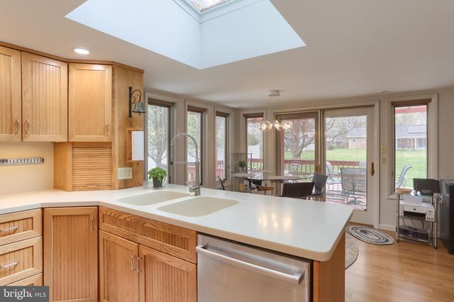 1142 PARK DR, Palmyra, PA 17078