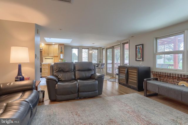 1142 PARK DR, Palmyra, PA 17078