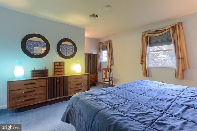 1142 PARK DR, Palmyra, PA 17078