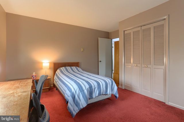 1142 PARK DR, Palmyra, PA 17078