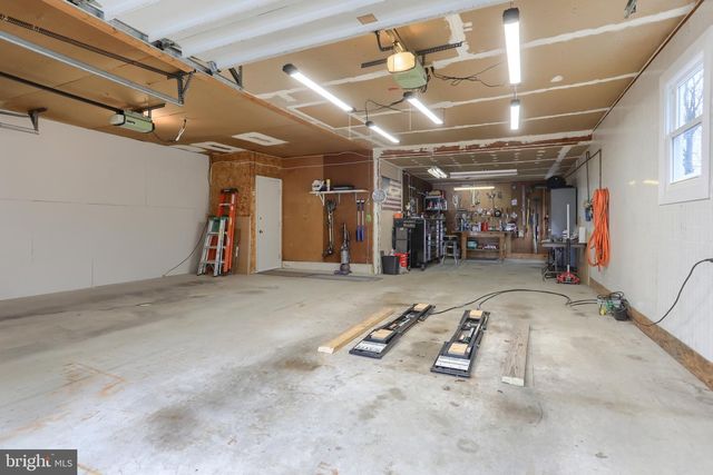 1142 PARK DR, Palmyra, PA 17078