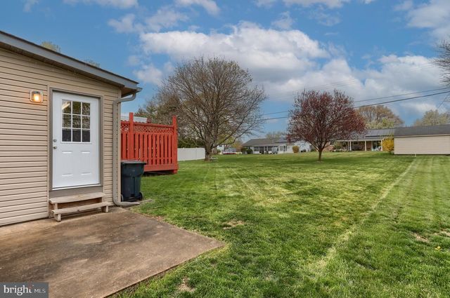 1142 PARK DR, Palmyra, PA 17078