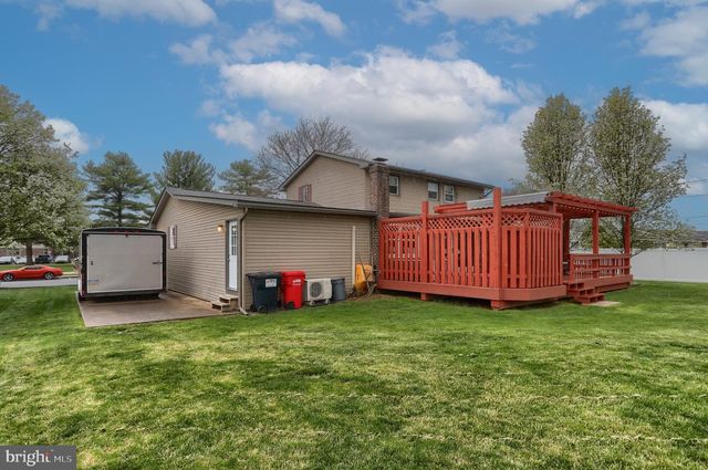 1142 PARK DR, Palmyra, PA 17078