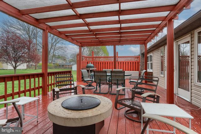1142 PARK DR, Palmyra, PA 17078