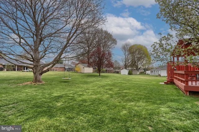 1142 PARK DR, Palmyra, PA 17078