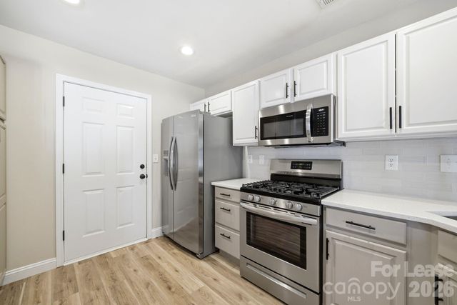 11112 Saintsbury Place, Charlotte, NC 28270