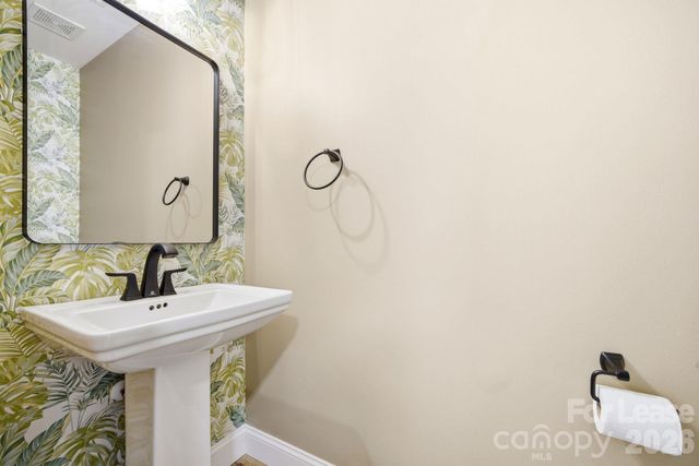 11112 Saintsbury Place, Charlotte, NC 28270