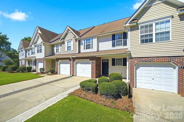 11112 Saintsbury Place, Charlotte, NC 28270