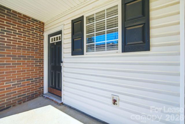11112 Saintsbury Place, Charlotte, NC 28270