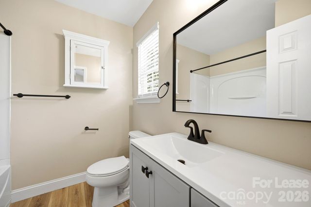 11112 Saintsbury Place, Charlotte, NC 28270