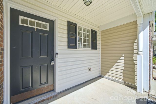 11112 Saintsbury Place, Charlotte, NC 28270