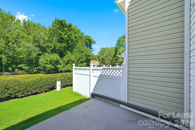 11112 Saintsbury Place, Charlotte, NC 28270