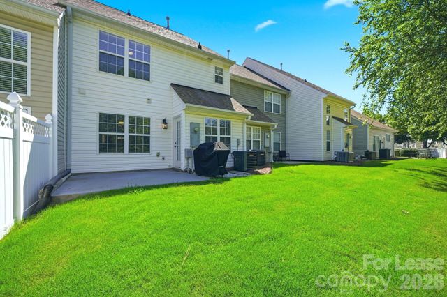 11112 Saintsbury Place, Charlotte, NC 28270