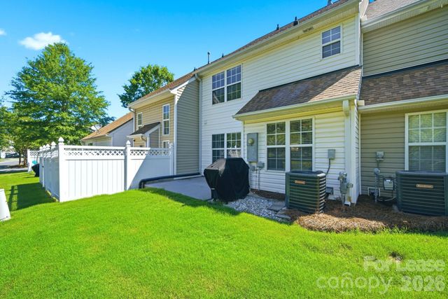11112 Saintsbury Place, Charlotte, NC 28270