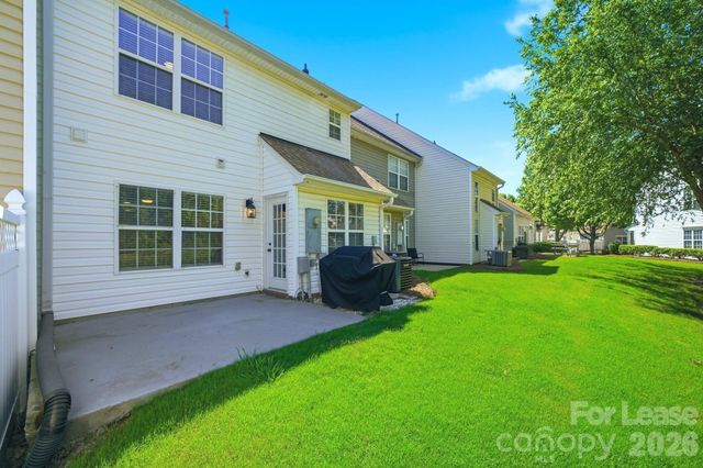 11112 Saintsbury Place, Charlotte, NC 28270