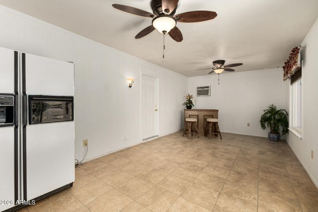 9404 W HIDDEN VALLEY Circle, Sun City, AZ 85351