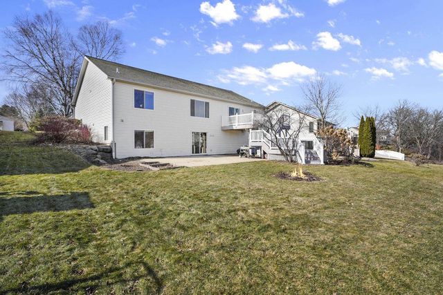 521 Military Ridge Drive, Verona, WI 53593