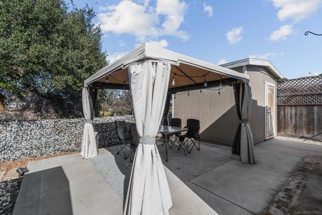 2750 WheatStone 110, San Diego, CA 92111