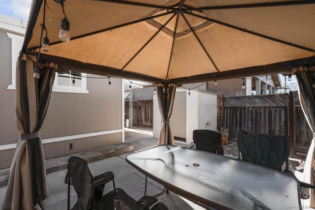 2750 WheatStone 110, San Diego, CA 92111